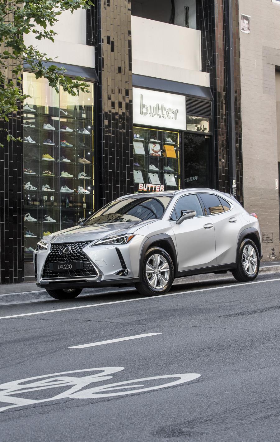  Lexus UX200 2019 года  (AU) (фото 6 из 8)